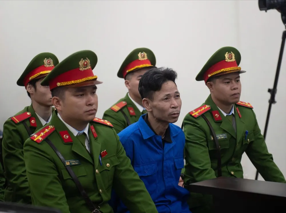 đốt quán cà phê.jpg