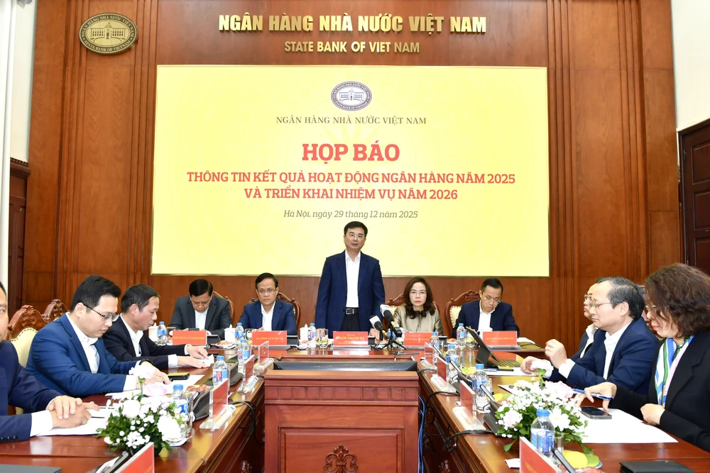 Họp báo cuối năm NHNN.jpg