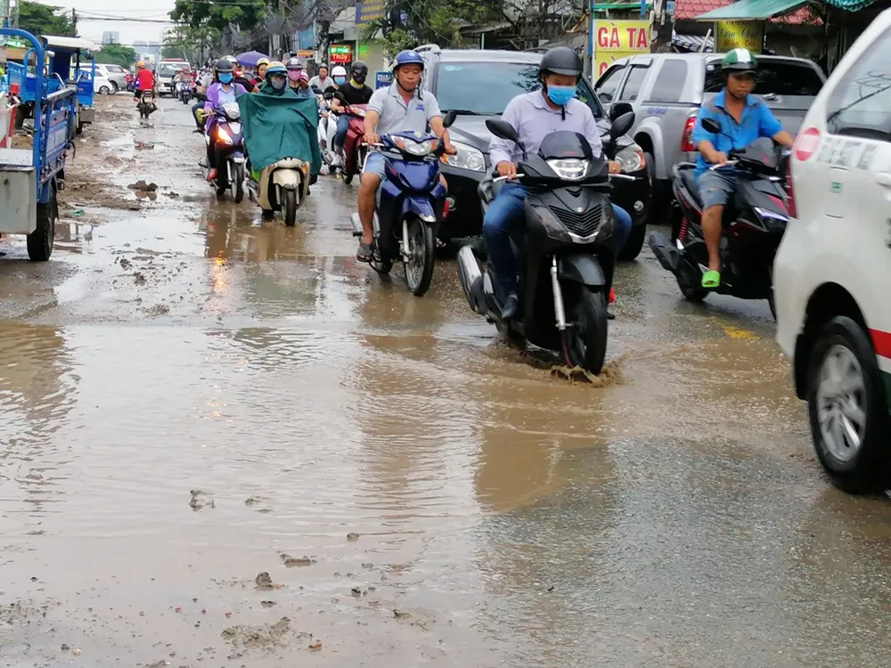 Điểm mặt những con đường 'đau khổ' tại TP.HCM ảnh 7