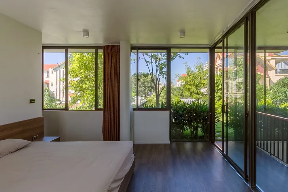 nha-ba-tang-dan-xen-vuon-xanh10