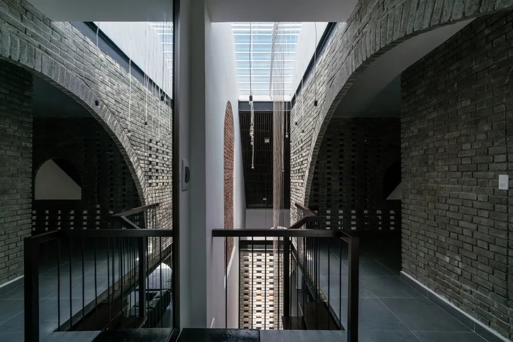 ngoi-nha-khong-gian-chung-hut-hon7