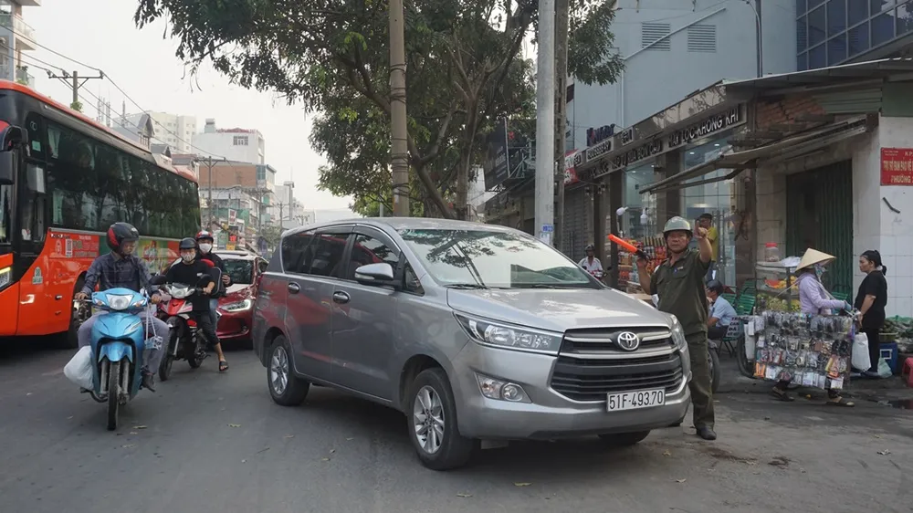 ben-xe-mien-dong-ket13