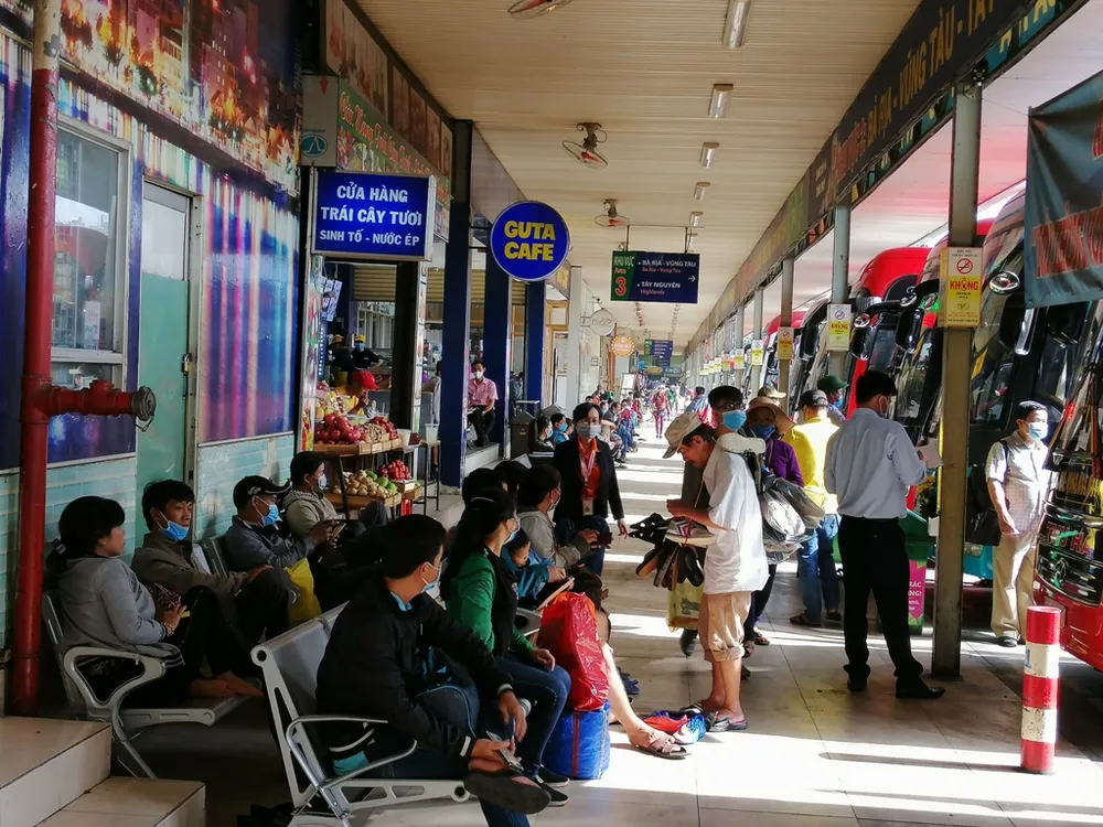 dich-corona-xe-khach-vang-khach1