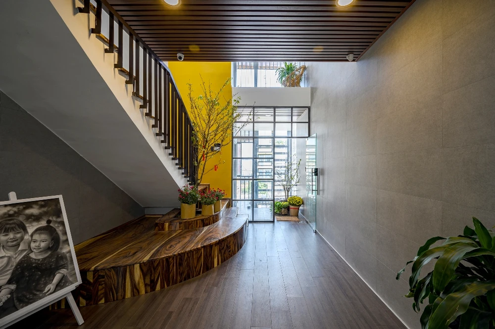 nha-o-tich-hop-van-phong-7