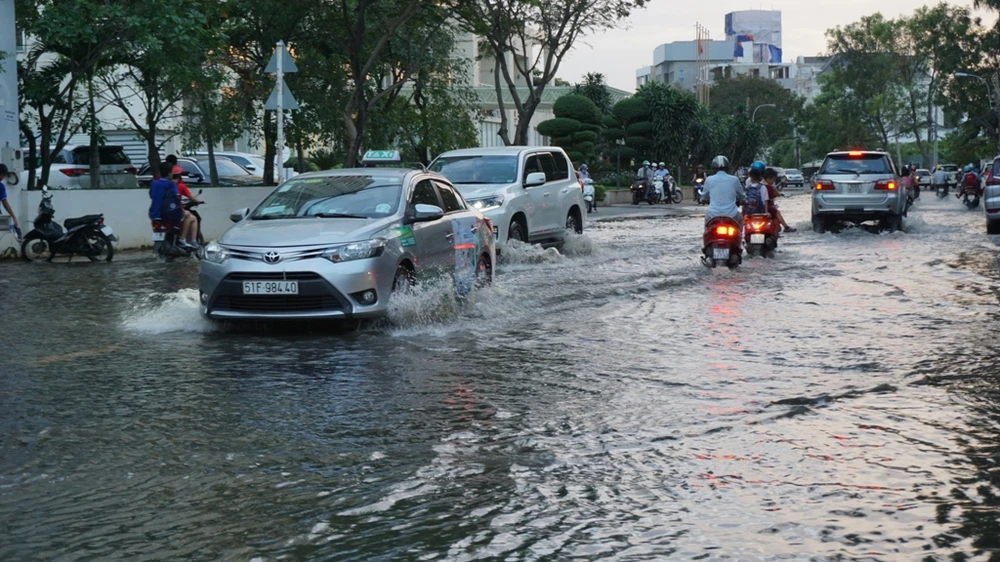 canh-bao-trieu-cuong-TP.HCM-1