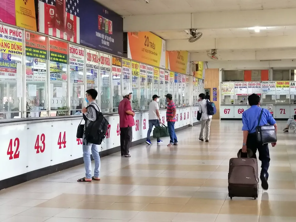 khai-bao-y-te-ben-xe-mien-dong-3