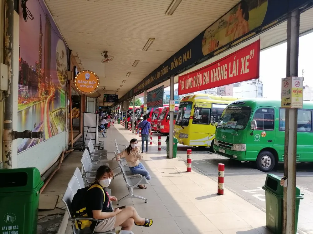 khai-bao-y-te-ben-xe-mien-dong-8