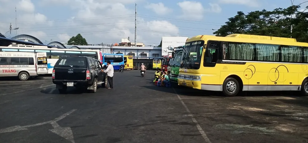 hai-ben-xe-vang-ve-12