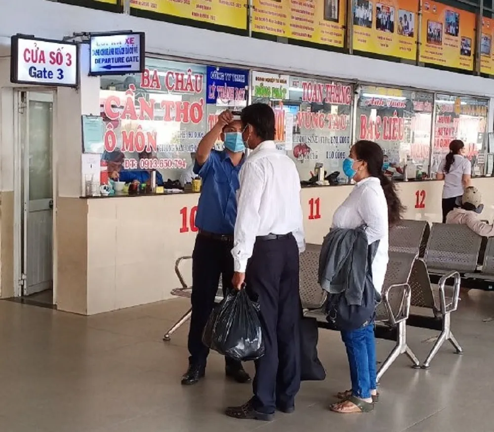 hai-ben-xe-vang-ve-14