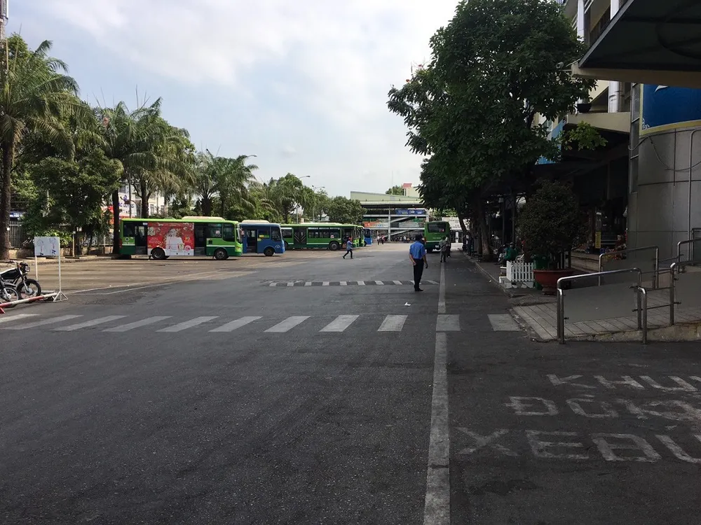 hai-ben-xe-vang-ve-3