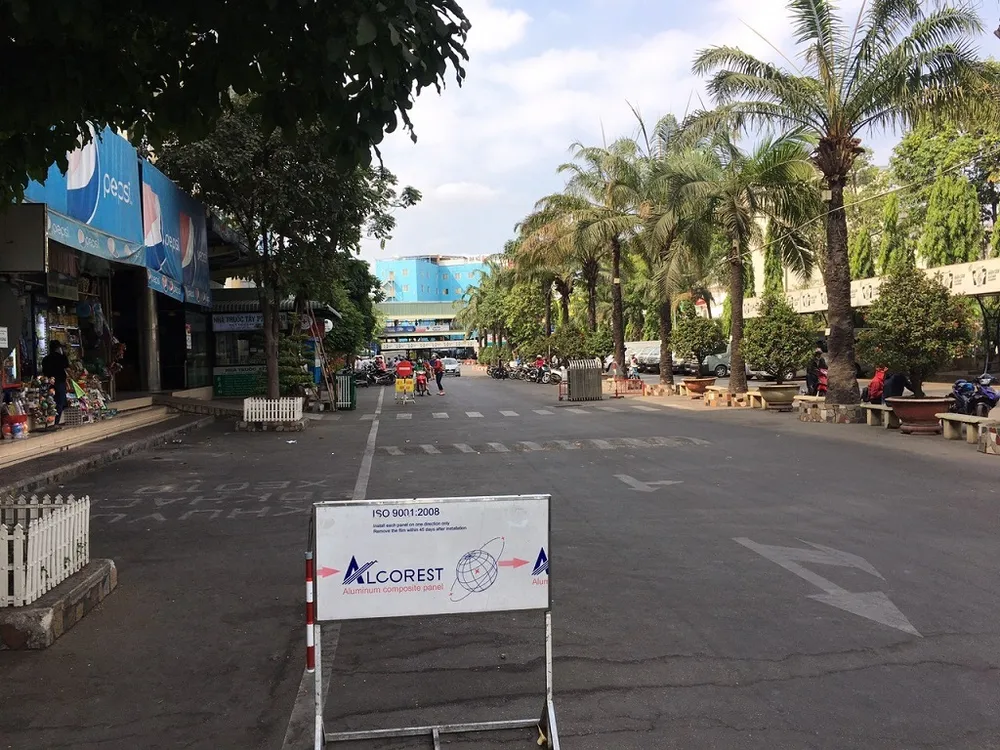 hai-ben-xe-vang-ve-6