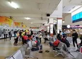 Bến xe Miền Đông đông lạ thường sau nhiều ngày vắng vẻ
