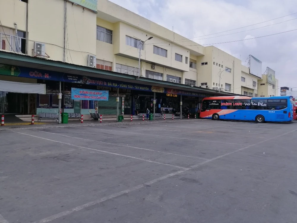 hai-ben-xe-kiem-soat-chat-khai-bao-y-te-5