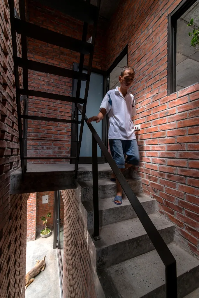 nha-o-phu-hop-vung-de-bi-ton-thuong-6