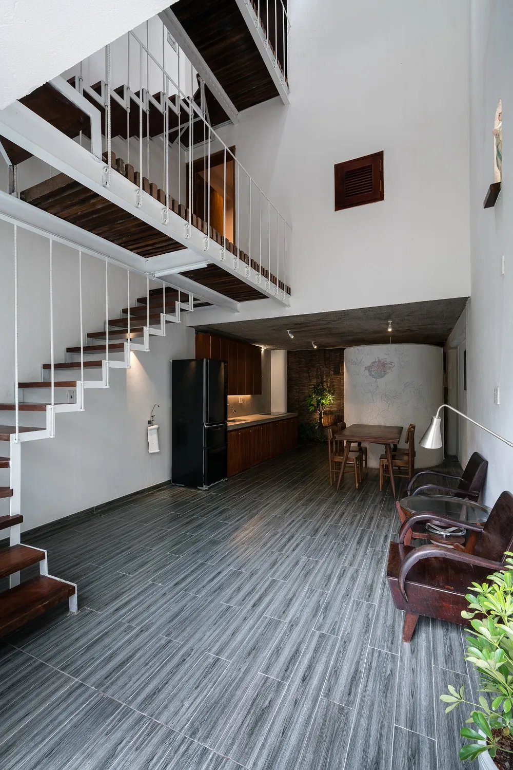 ngoi-nha-ket-hop-truyen-thong-hien-dai-12