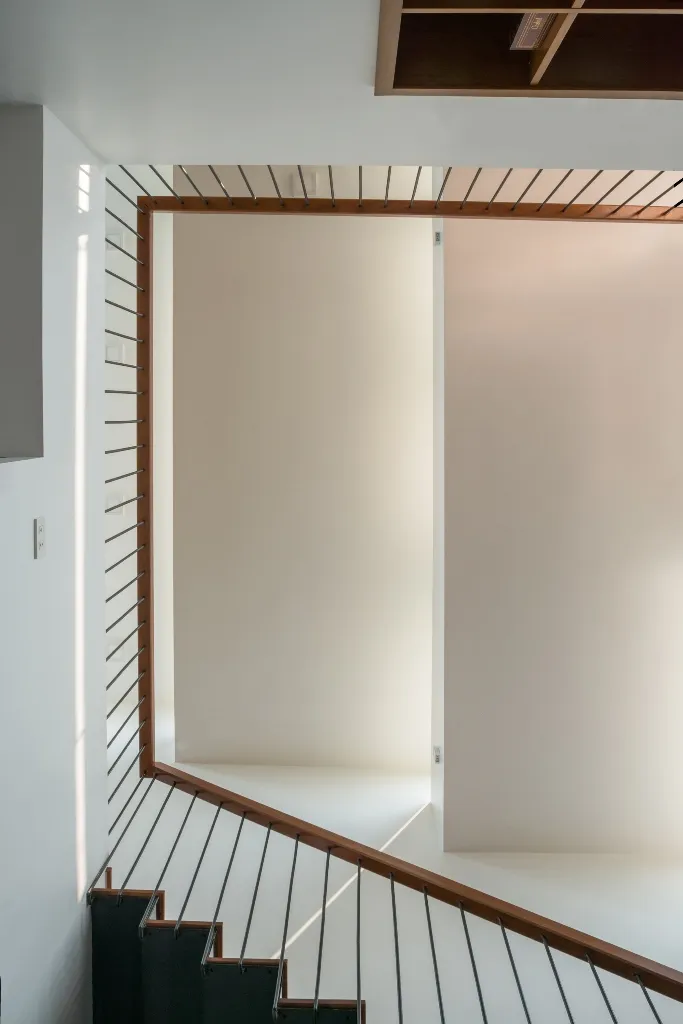 ngoi-nha-co-ruong-bac-thang-mat-tien-9