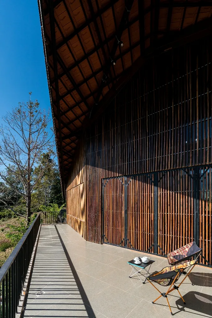 ngoi-nha-hinh-la-sau-rieng-17