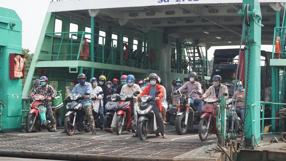 nguoi-dan-quay-dau-pha-cat-lai-7