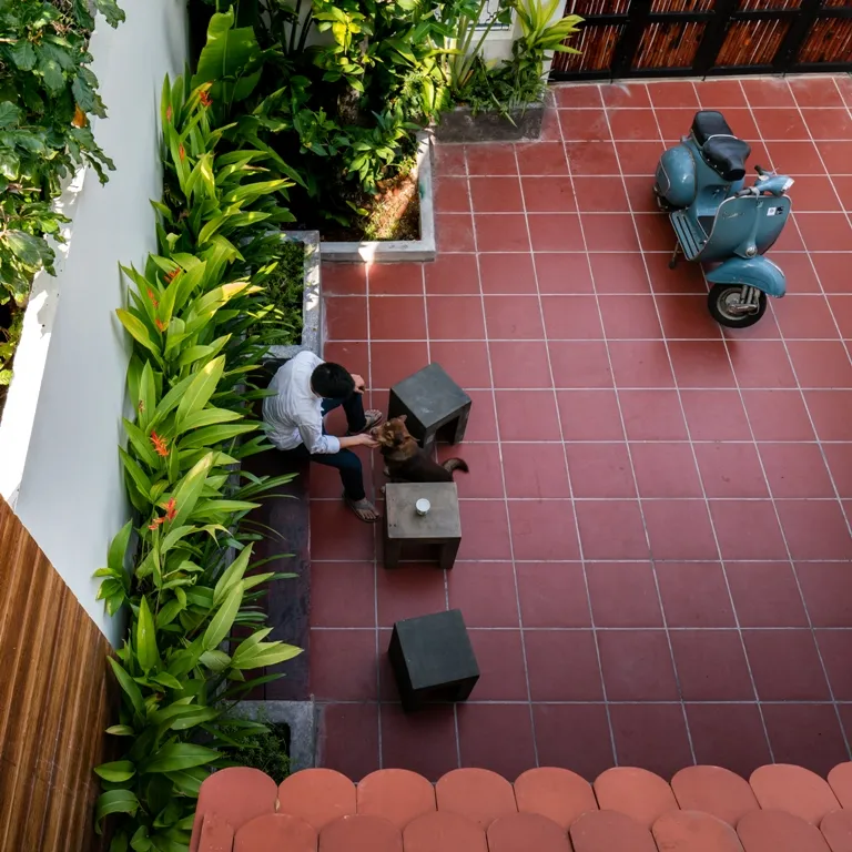 ngoi-nha-danh-cho-con-gai-ruou-20