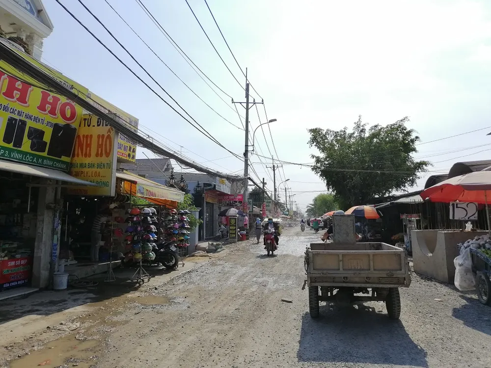 duong-nu-dan-cong-thi-cong-mua-dich-COVID19-4