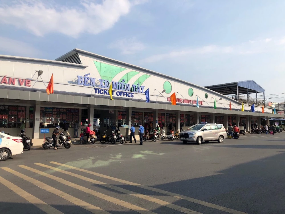 ben-xe-dip-le-3004-18