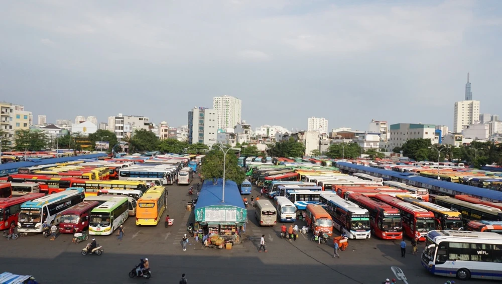 ben-xe-dip-le-3004-2