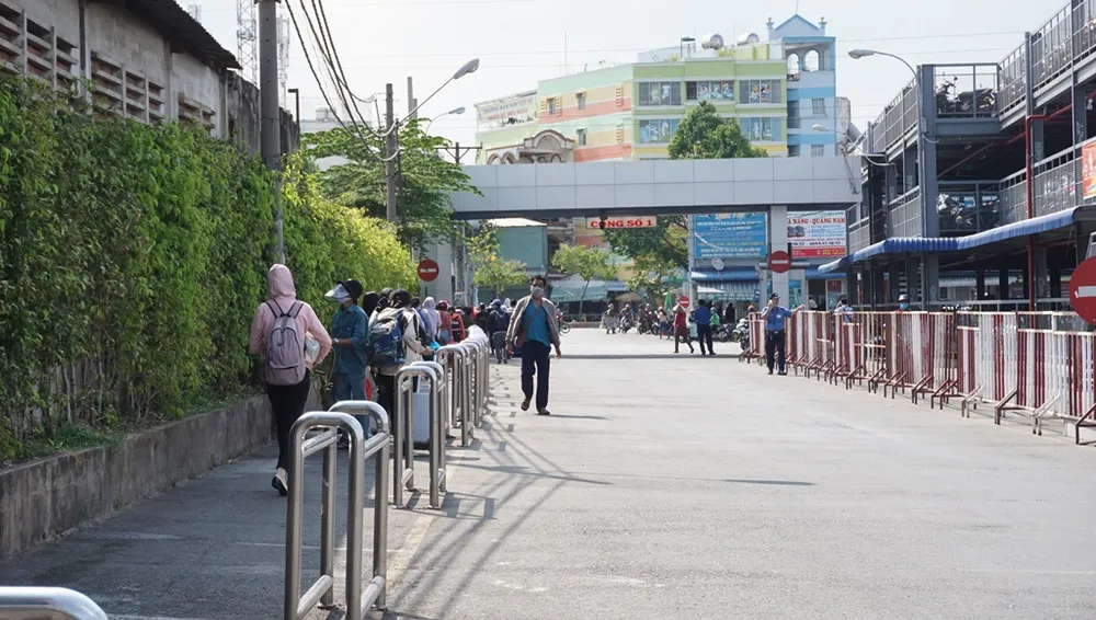 ben-xe-mien-tay-sau-le-5