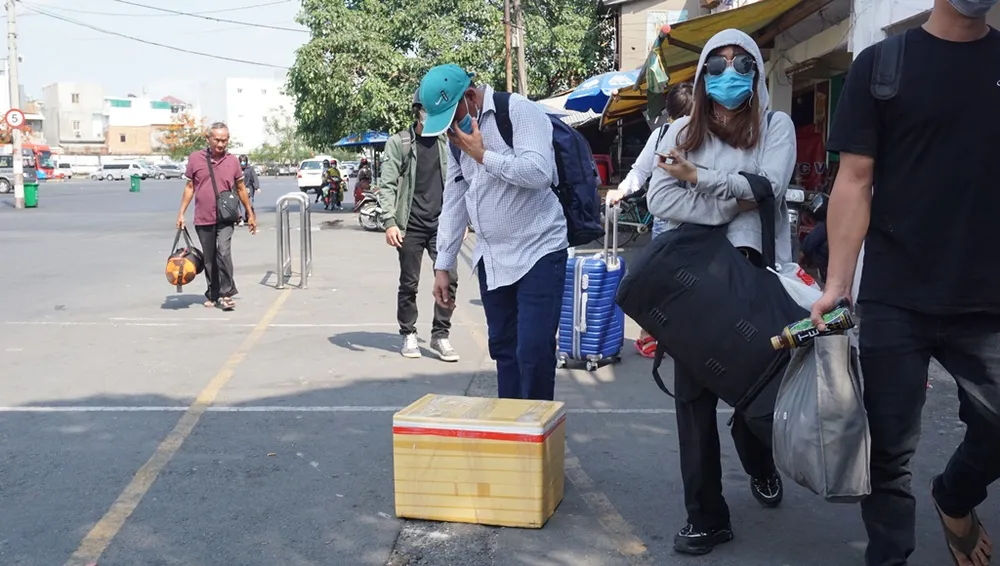 ben-xe-mien-tay-sau-le-9