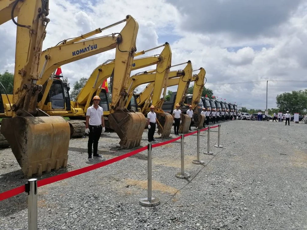 khoi-cong-cum-cong-nghiep-3