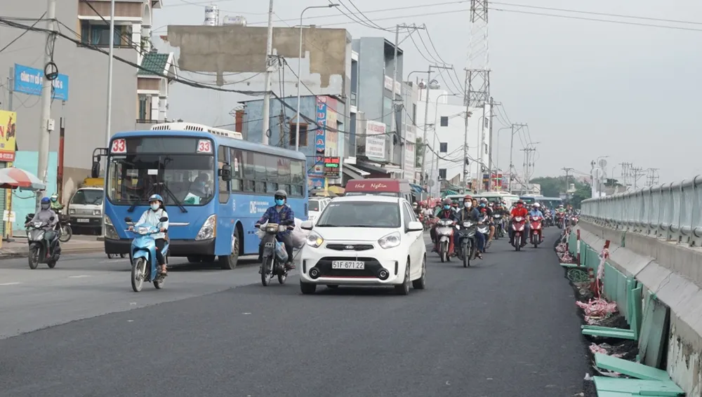 ham-chui-an-suong-thong-xe-7