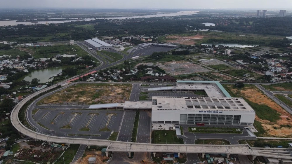 ben-xe-mien-dong-moi-11