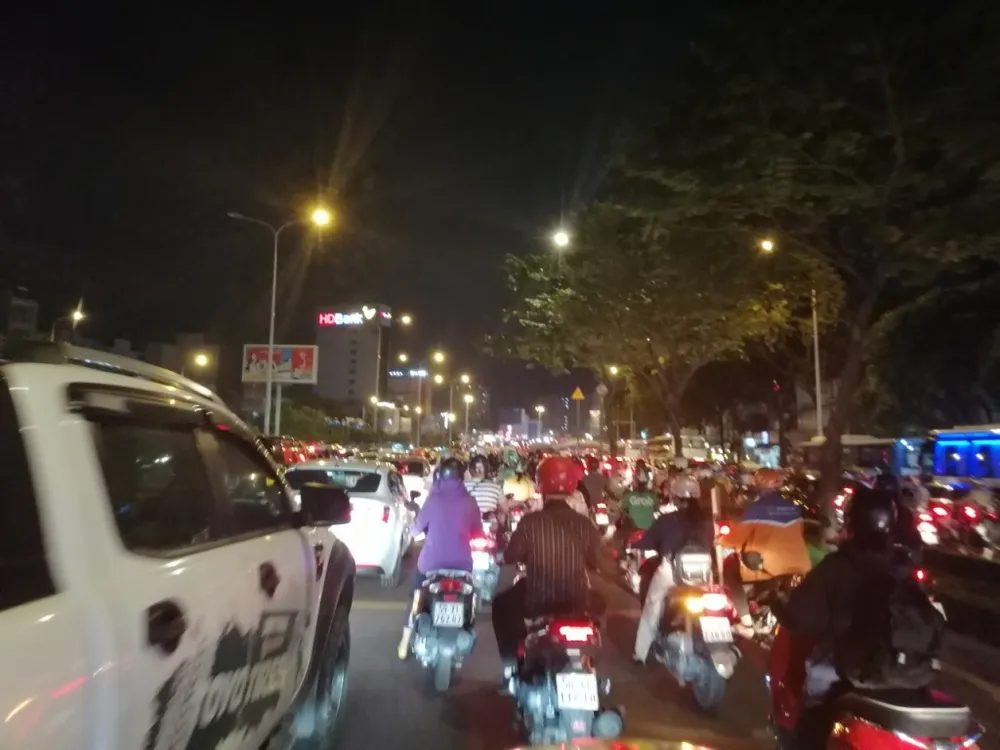 ket-xe-nga-tu-hang-xanh-4