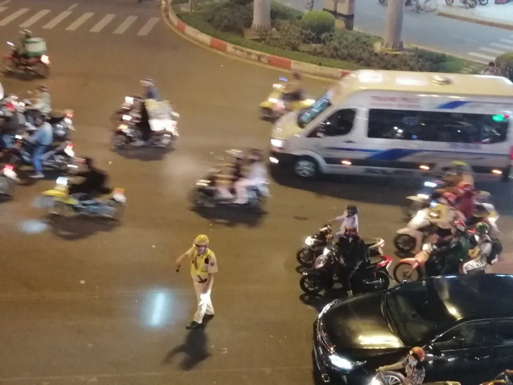 ket-xe-nga-tu-hang-xanh-9