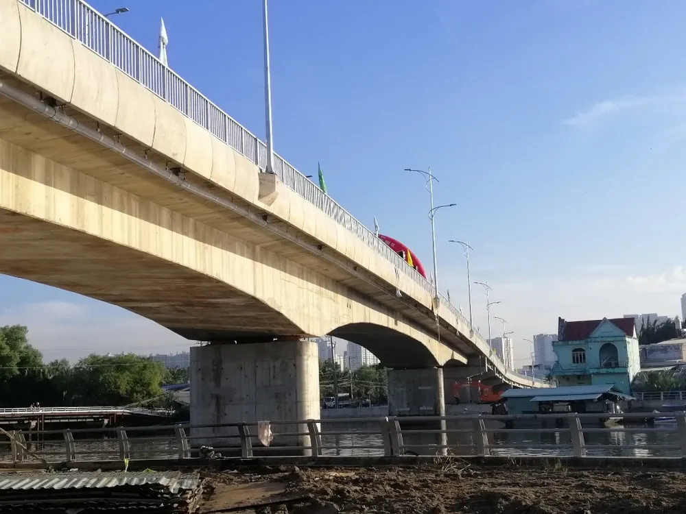 cau-phuoc-loc-thong-xe-8