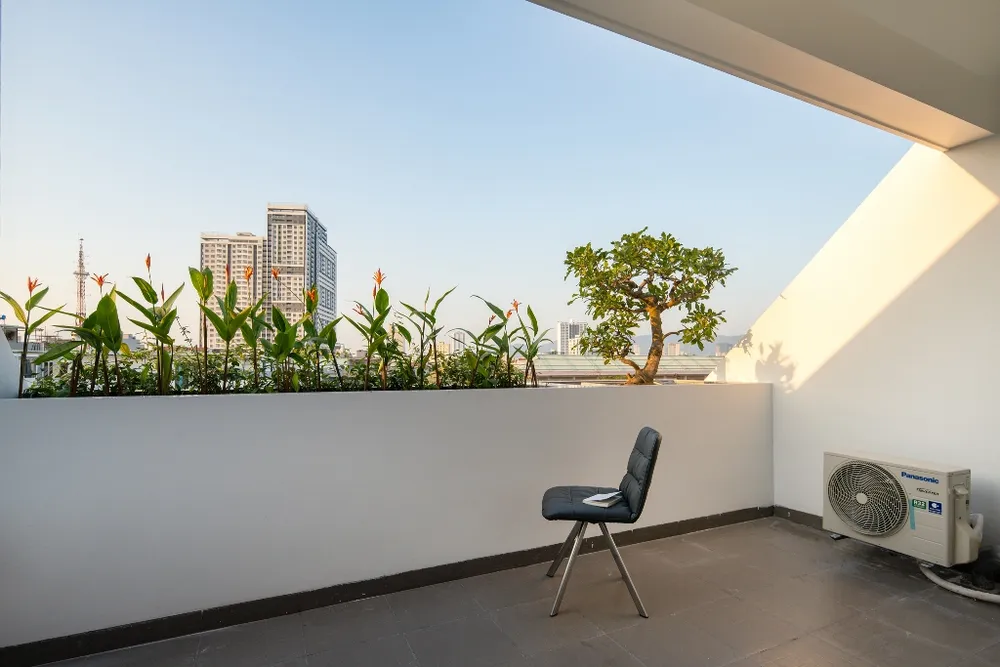 nha-pho-co-gieng-troi-16