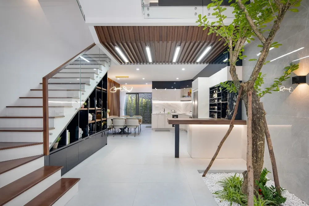 nha-pho-co-gieng-troi-3