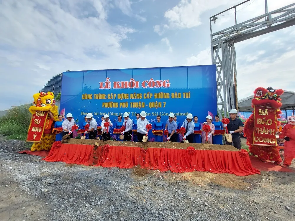 hai-tuyen-duong-moi-quan7-3