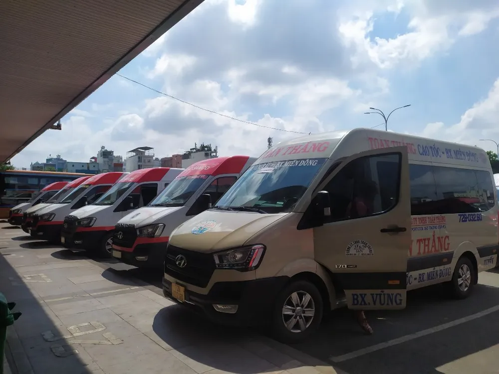 ben-xe-mien-dong-ngay-dau-gian-cach-xa-hoi-9