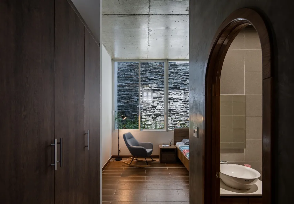 ngoi-nha-nam-giua-hai-dong-song-14