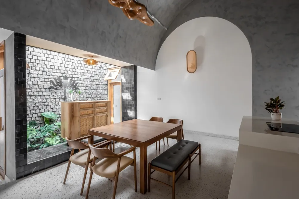 Nghỉ dưỡng tại gia trong ngôi nhà có 3 giếng trời ảnh 12 ngoi-nha-co-ba-gieng-troi-13