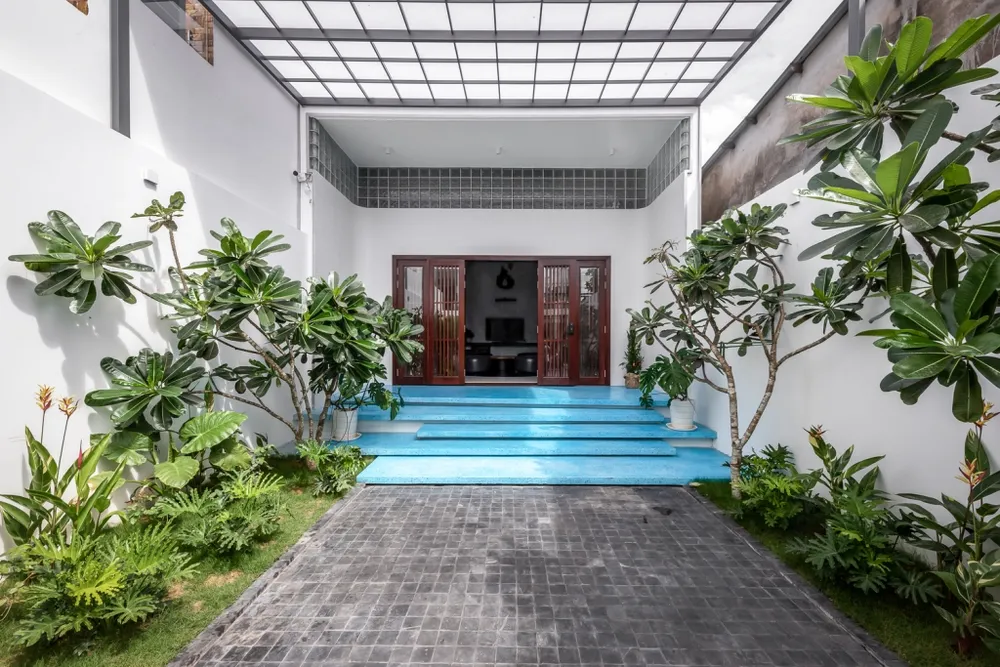 Nghỉ dưỡng tại gia trong ngôi nhà có 3 giếng trời ảnh 2 ngoi-nha-co-ba-gieng-troi-3