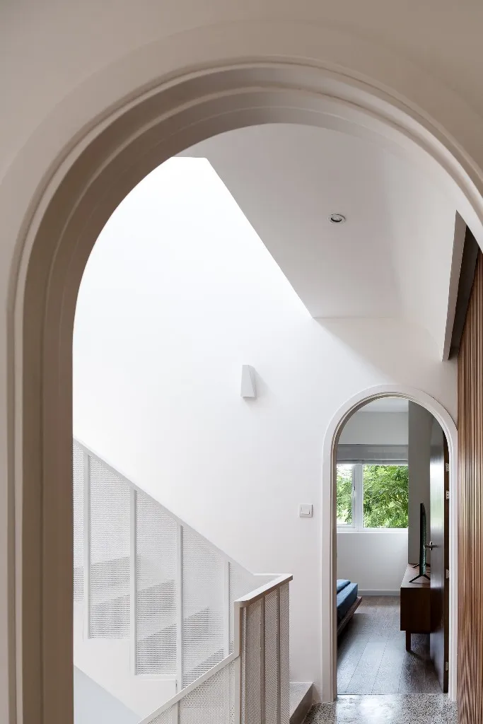 ngoi-nha-theo-phong-cach-vua-du-10