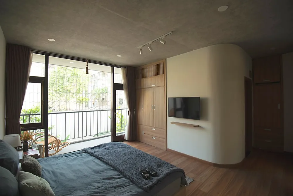 ngoi-nha-noi-bat-giua-long-pho-co-21