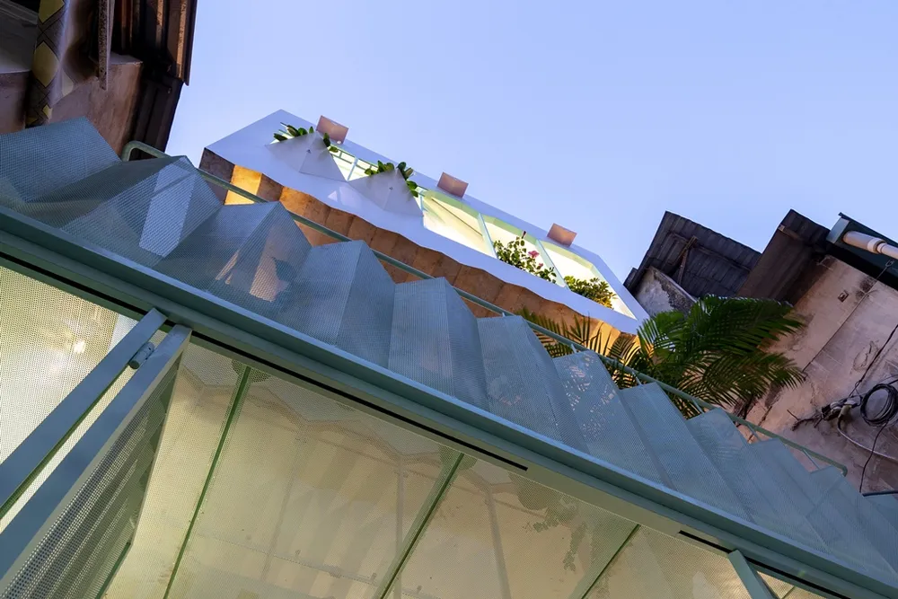 nha-long-hem-o-sai-gon-3