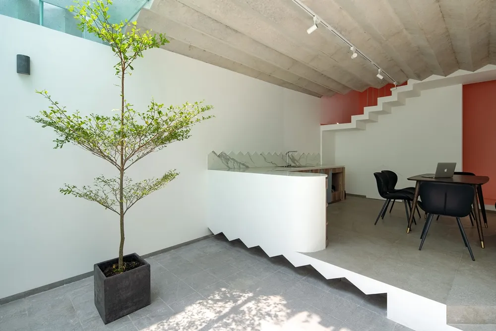 nha-long-hem-o-sai-gon-4