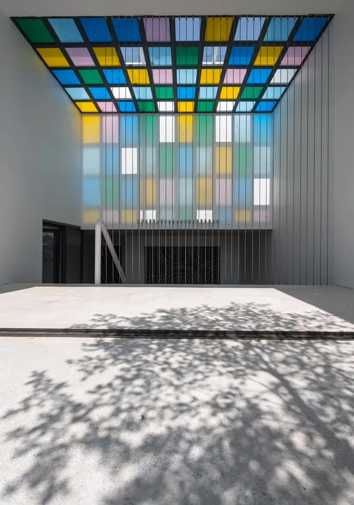 nha-pho-ngap-tran-cay-xanh-19