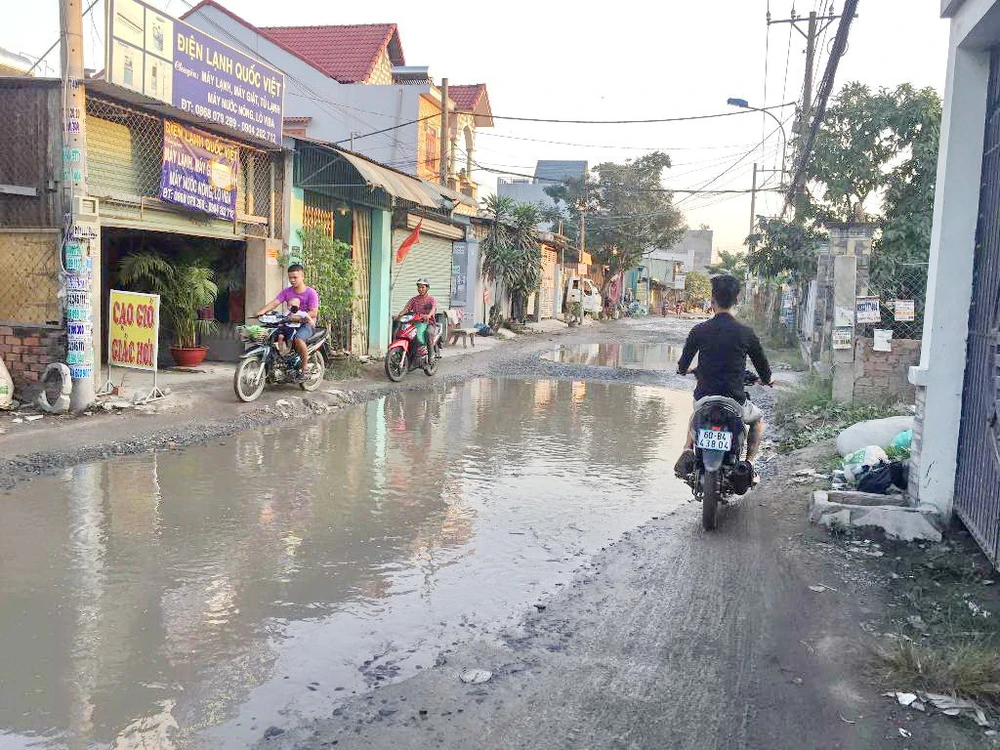 Những hố sâu đầy nước cũng không còn. 1