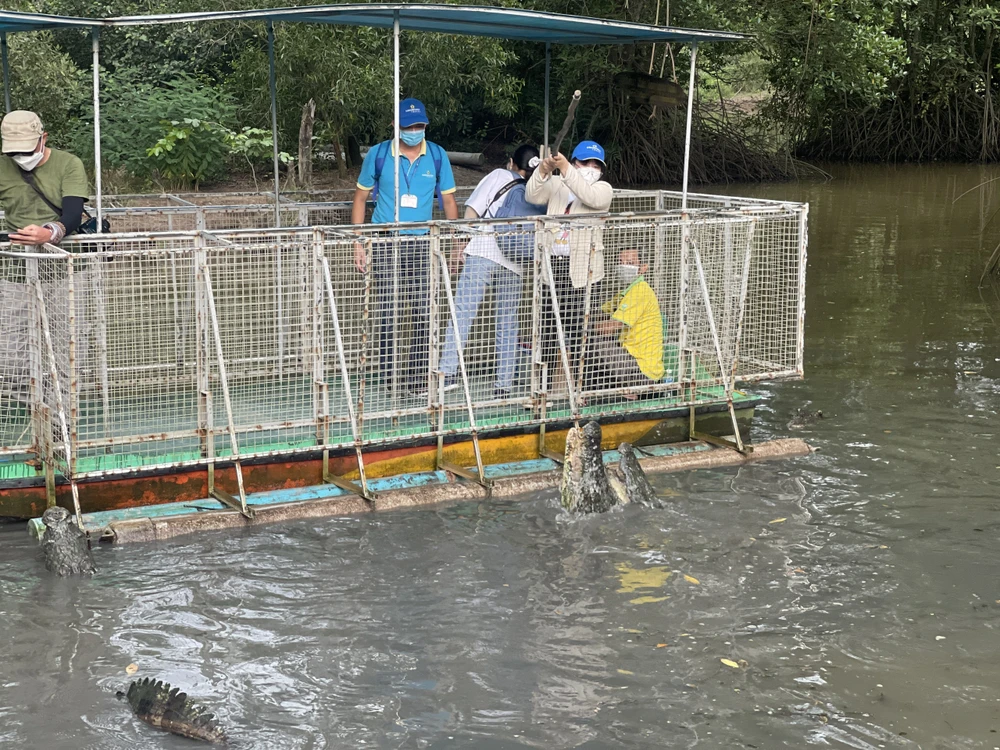 doan-khach-dac-biet-4