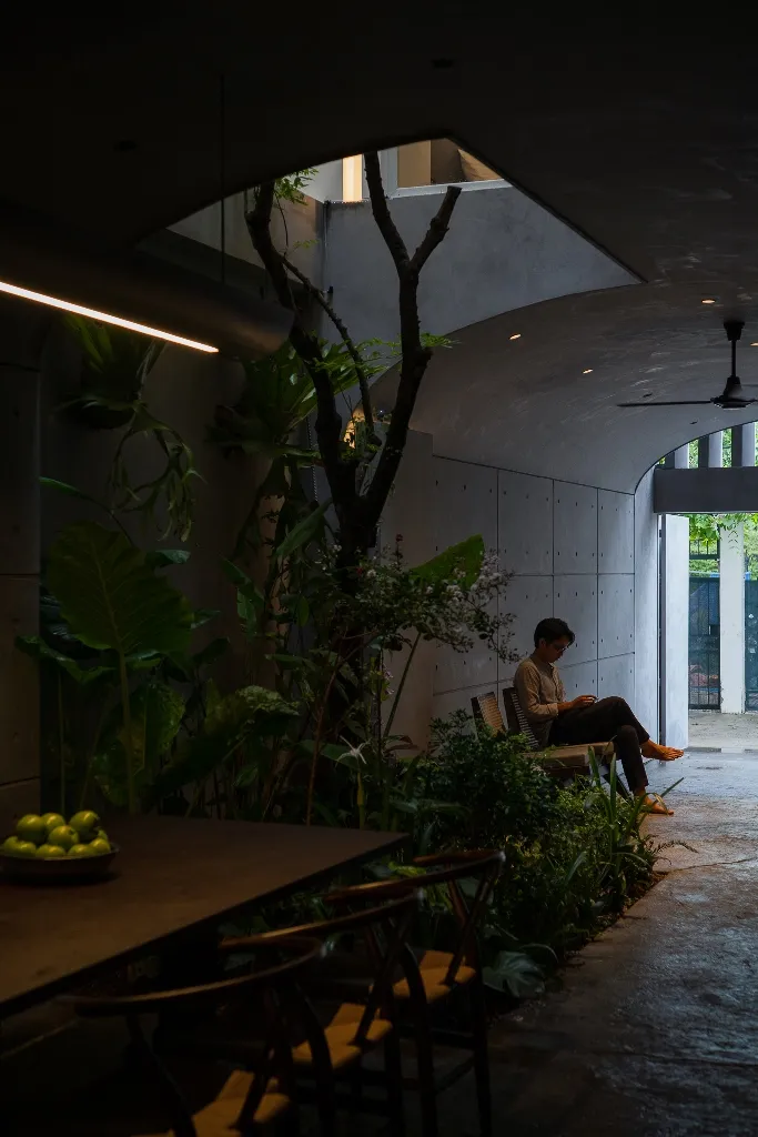 ngoi-nha-co-cau-truc-vom-10