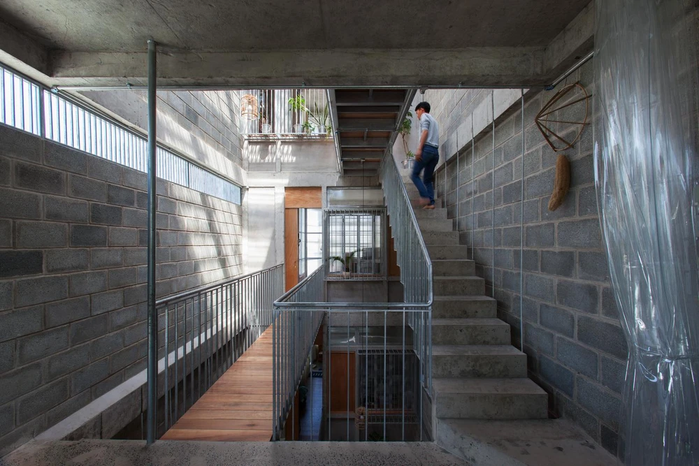 Nhóm thiết kế cho biết, khoảng trống và không gian mở là những phương pháp nhóm thiết kế muốn sử dụng để liên kết và phân chia không gian.